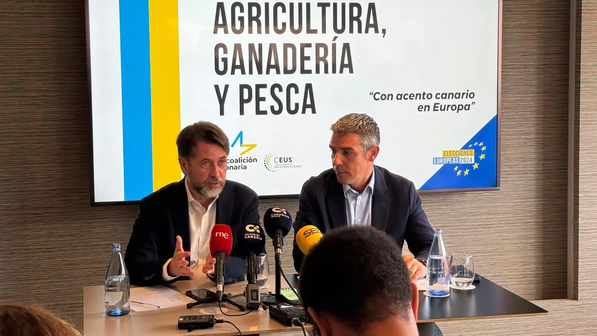 El candidato de Coalición Canaria a las Elecciones Europeas, Carlos Alonso, y el secretario ejecutivo del sector primario de Coalición Canaria, Narvay Quintero / CEDIDA El candidato de Coalición Canaria a las Elecciones Europeas, Carlos Alonso, y el secretario ejecutivo del sector primario de Coalición Canaria, Narvay Quintero / CEDIDA