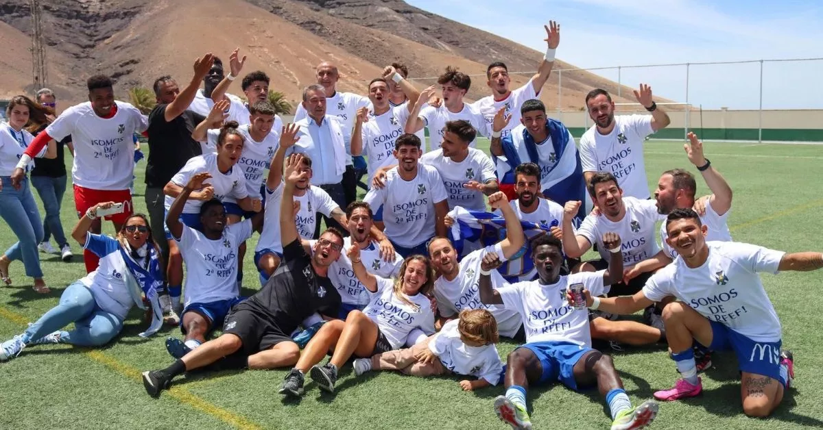 El empate 1-1 ante el Unión Sur Yaiza en Lanzarote fue suficiente para certificar el ascenso del Tenerife B a Segunda RFEF./ CD TENERIFE.