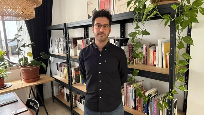 El arquitecto Jorge Díaz en su estudio / AH / BELA CABRERA