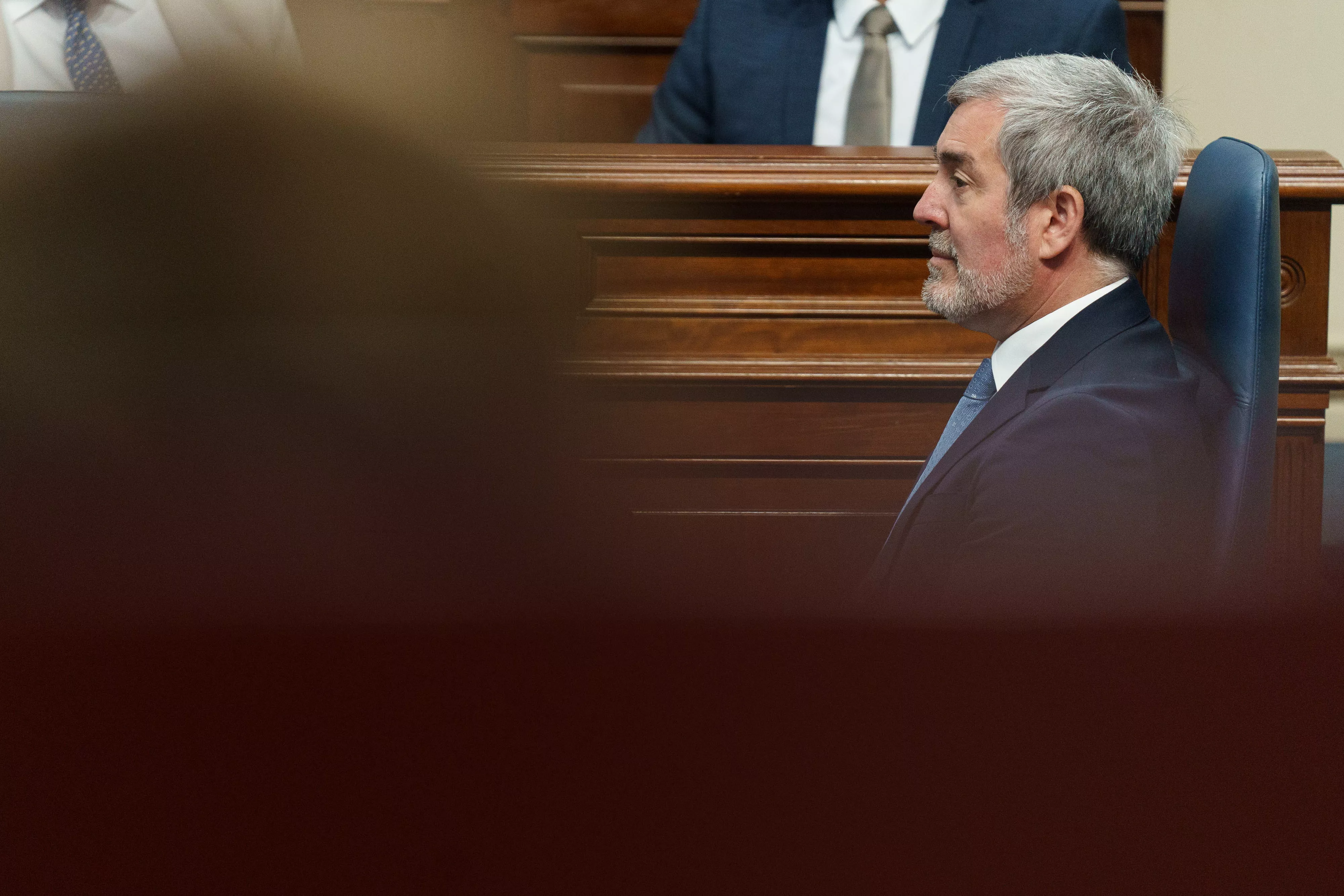 El presidente de Canarias, Fernando Clavijo, durante el pleno del Parlamento de Canarias celebrado este martes. / RAMÓN DE LA ROCHA-EFE