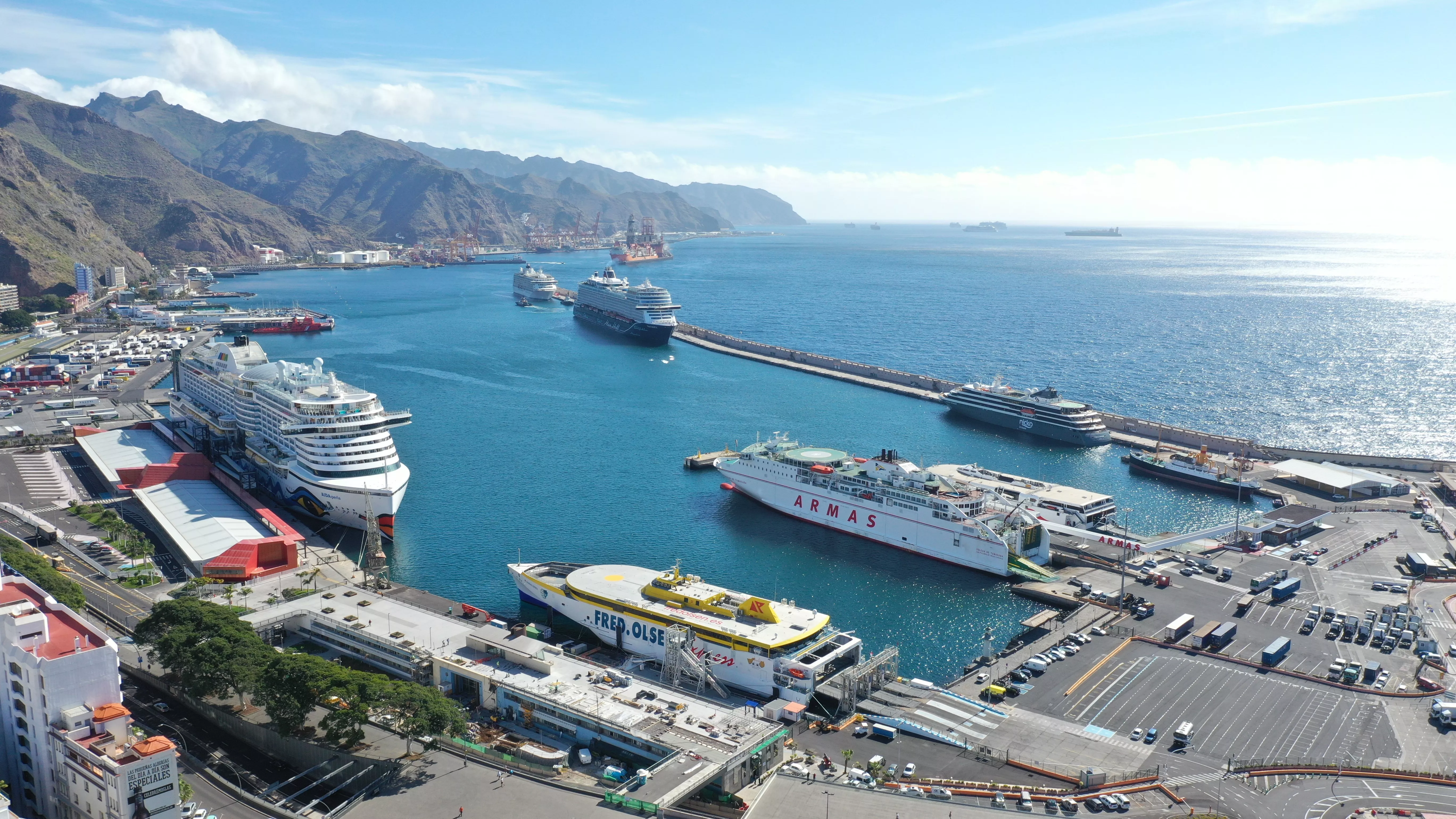 Vista del puerto de Santa Cruz de Tenerife. / PUERTOS DE TENERIFE