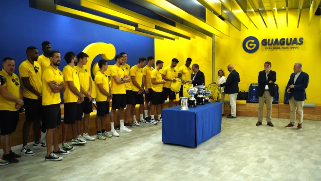 El Club Voleibol Guaguas/ GUAGUAS MUNICIPALES El Club Voleibol Guaguas/ GUAGUAS MUNICIPALES