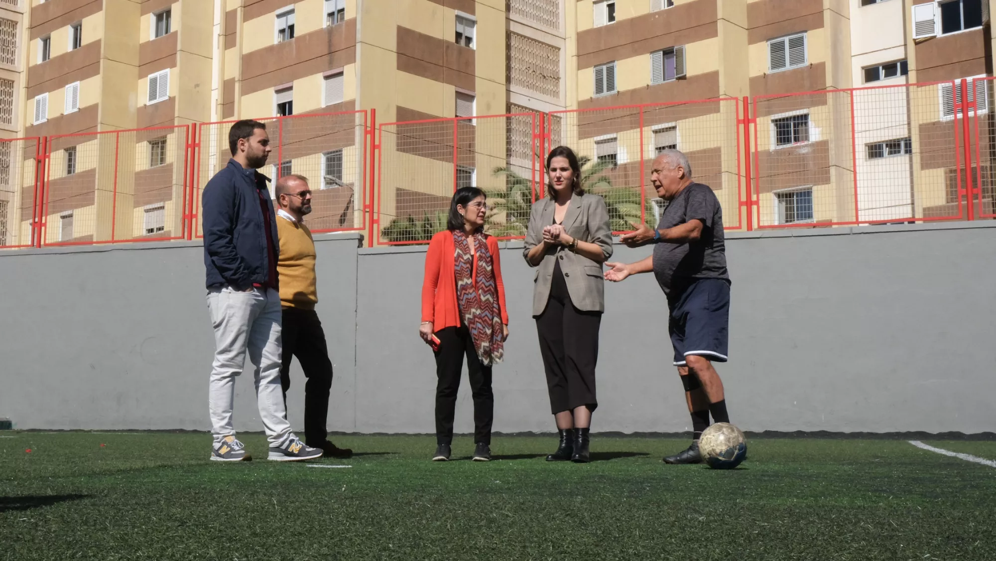 La alcaldesa Carolina Darias junto a la concejala de Deportes, Clara Campoamor / AYUNTAMIENTO DE LAS PALMAS DE GRAN CANARIA