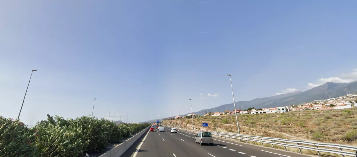 Autopista TF-1 a la altura del kilómetro 15 en Candelaria. / GOOGLE