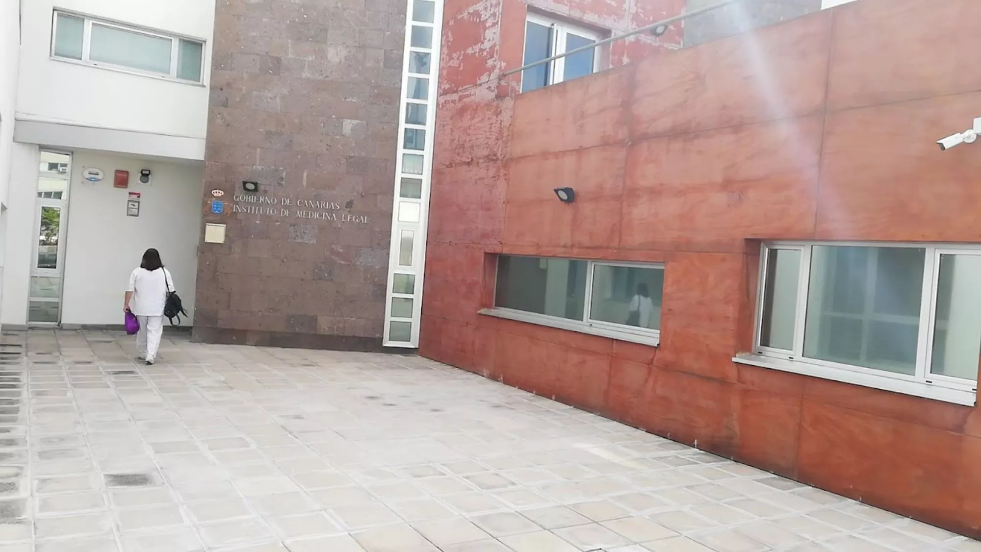 Fachada del edificio del Instituto de Medicina Legal de Santa Cruz de Tenerife / IMAGEN DE LA RED