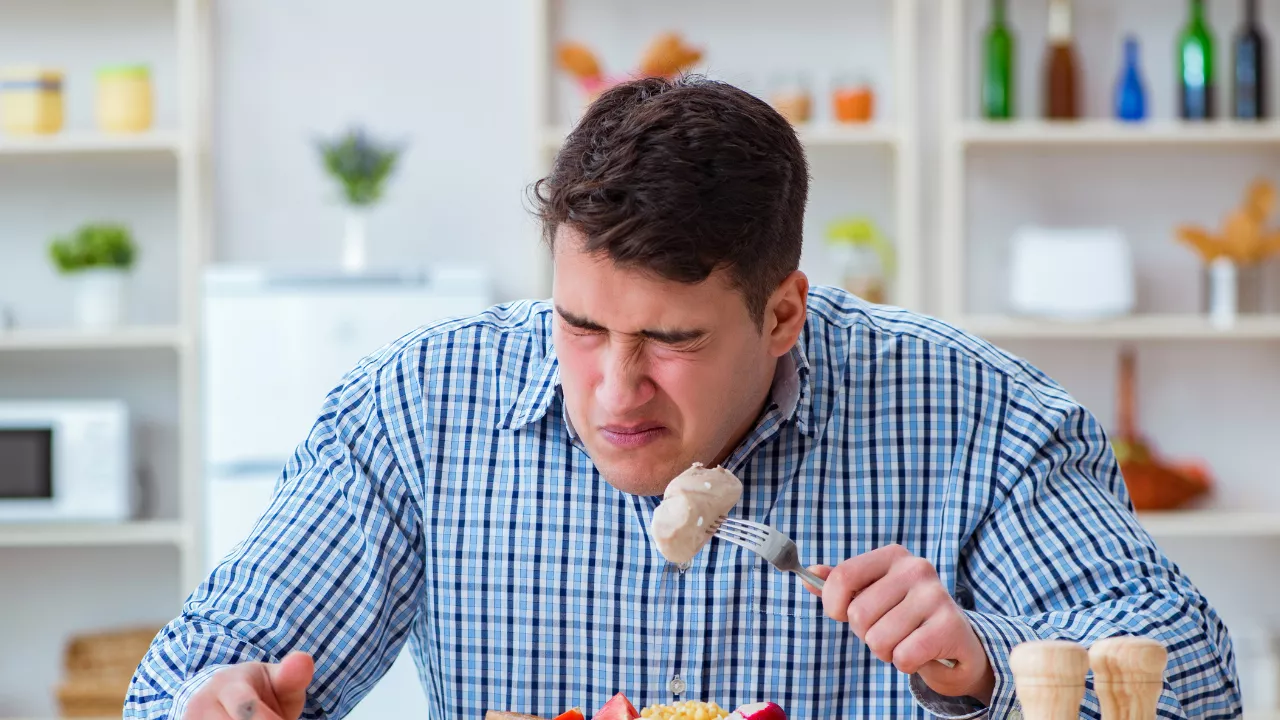 Imagen de una persona que no le gusta el dulce típico de Canarias / AH