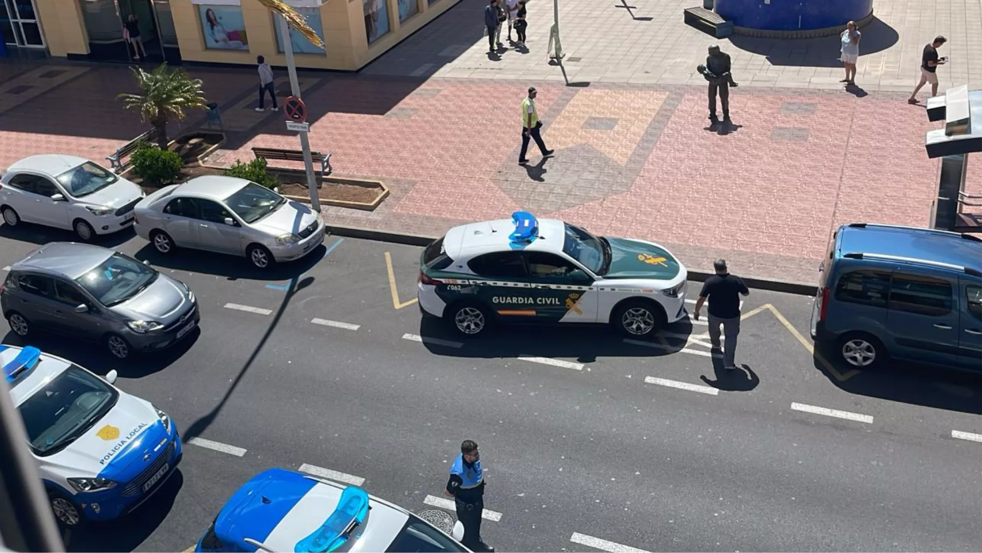 Policía Local y Guardia Civil acudieron a Cruce de Sardina por una pelea que ha dejado a una persona herida / AH