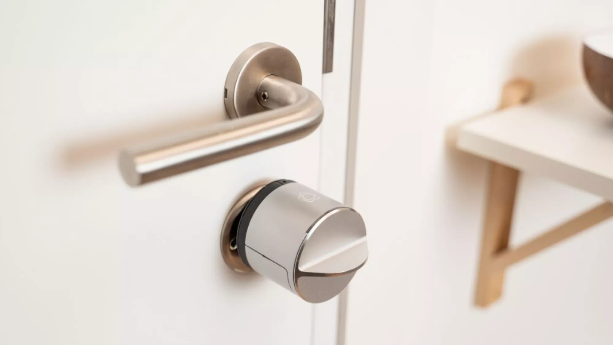 Puerta protegida con la cerradura inteligente de Securitas Direct / Foto de Securitas Direct