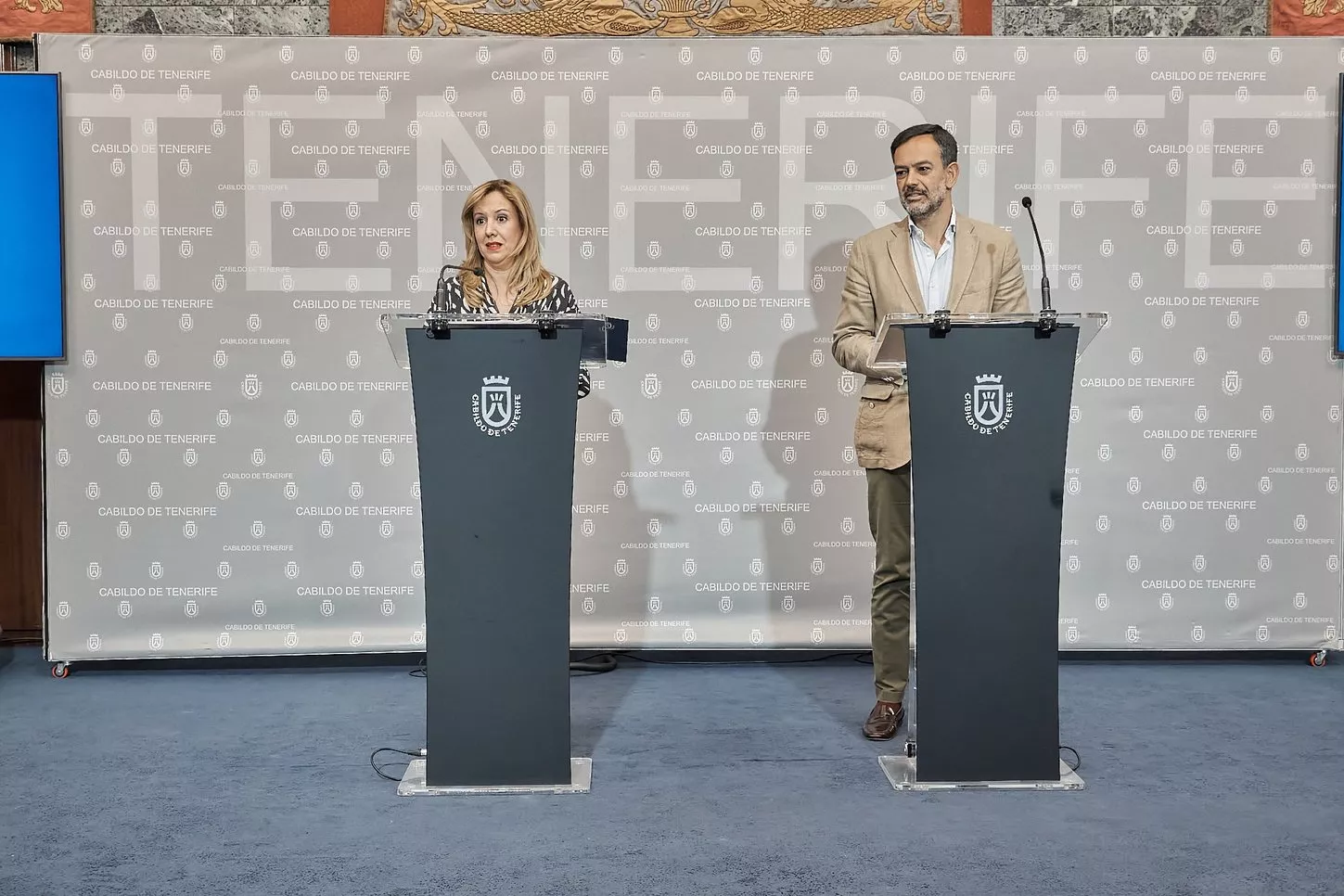 Rueda de prensa posterior al Consejo de Gobierno del Cabildo de Tenerife con la presidenta, Rosa Dávila, y el vicepresidente, Lope Afonso / CEDIDA