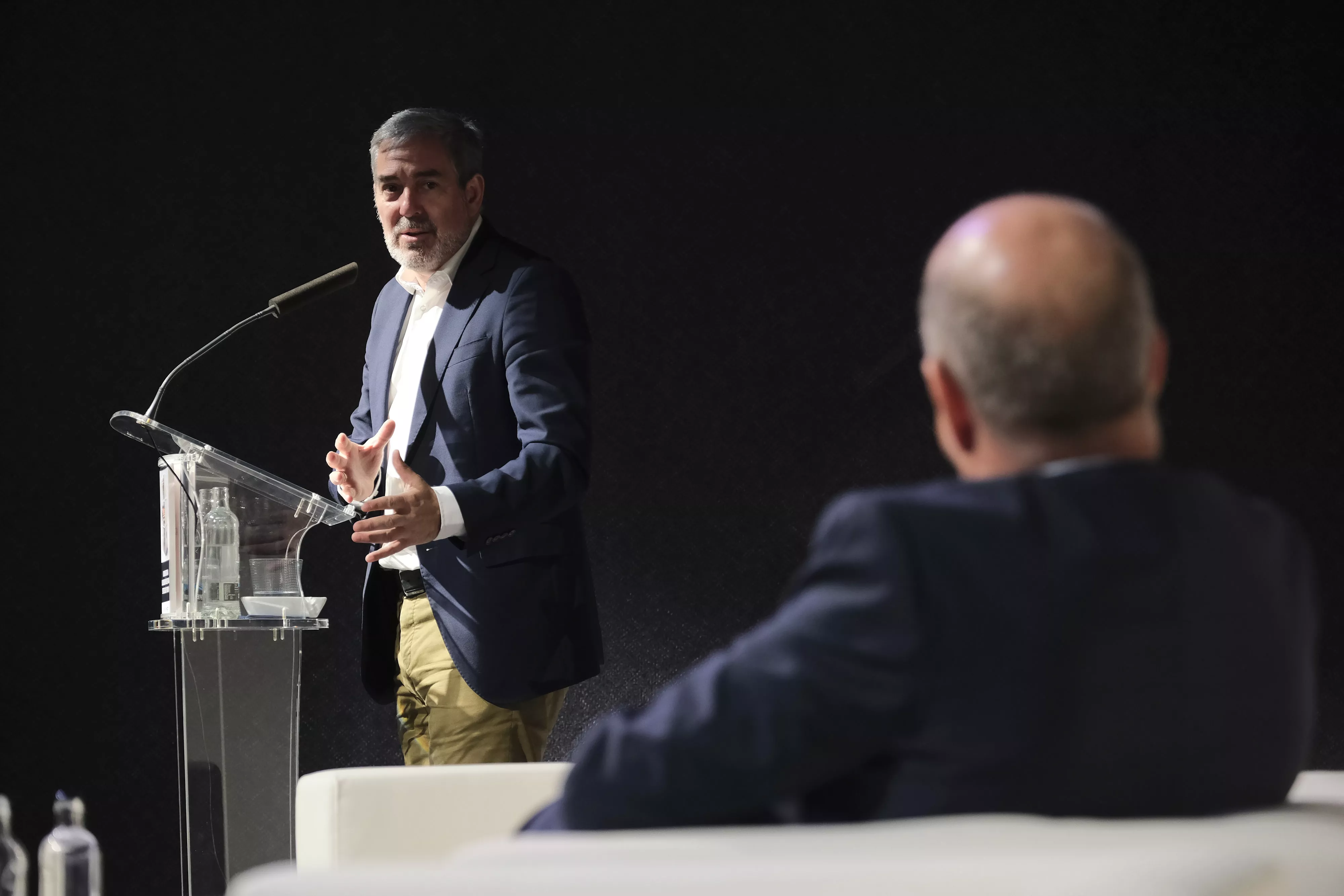 El presidente de Canarias, Fernando Clavijo, en el foro para la colaboración público privada organizado por la Confederación Canaria de Empresarios / EFE / ÁNGEL MEDINA