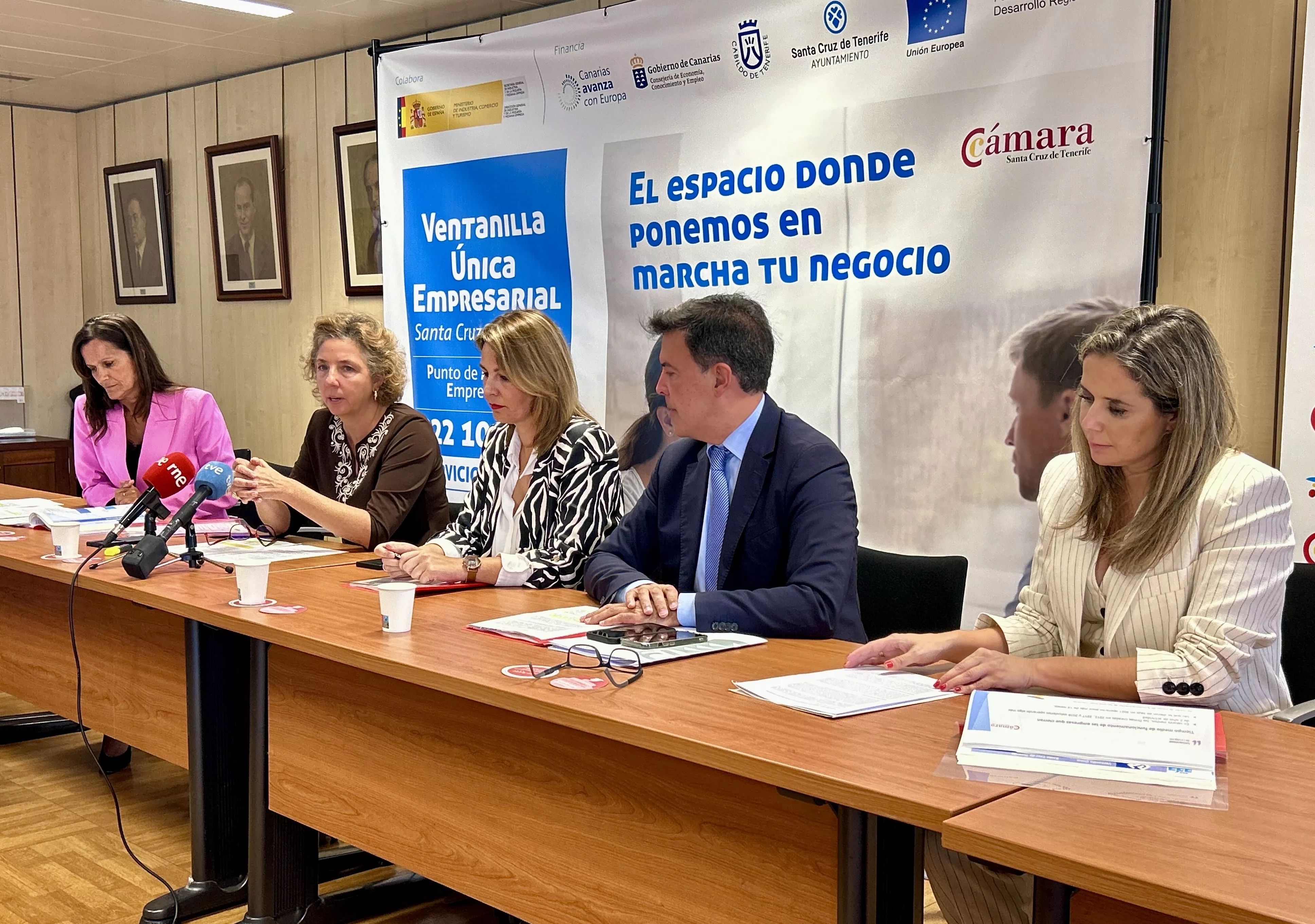 Rueda de prensa de la presentación de los datos de creación de empresas. / CEDIDA