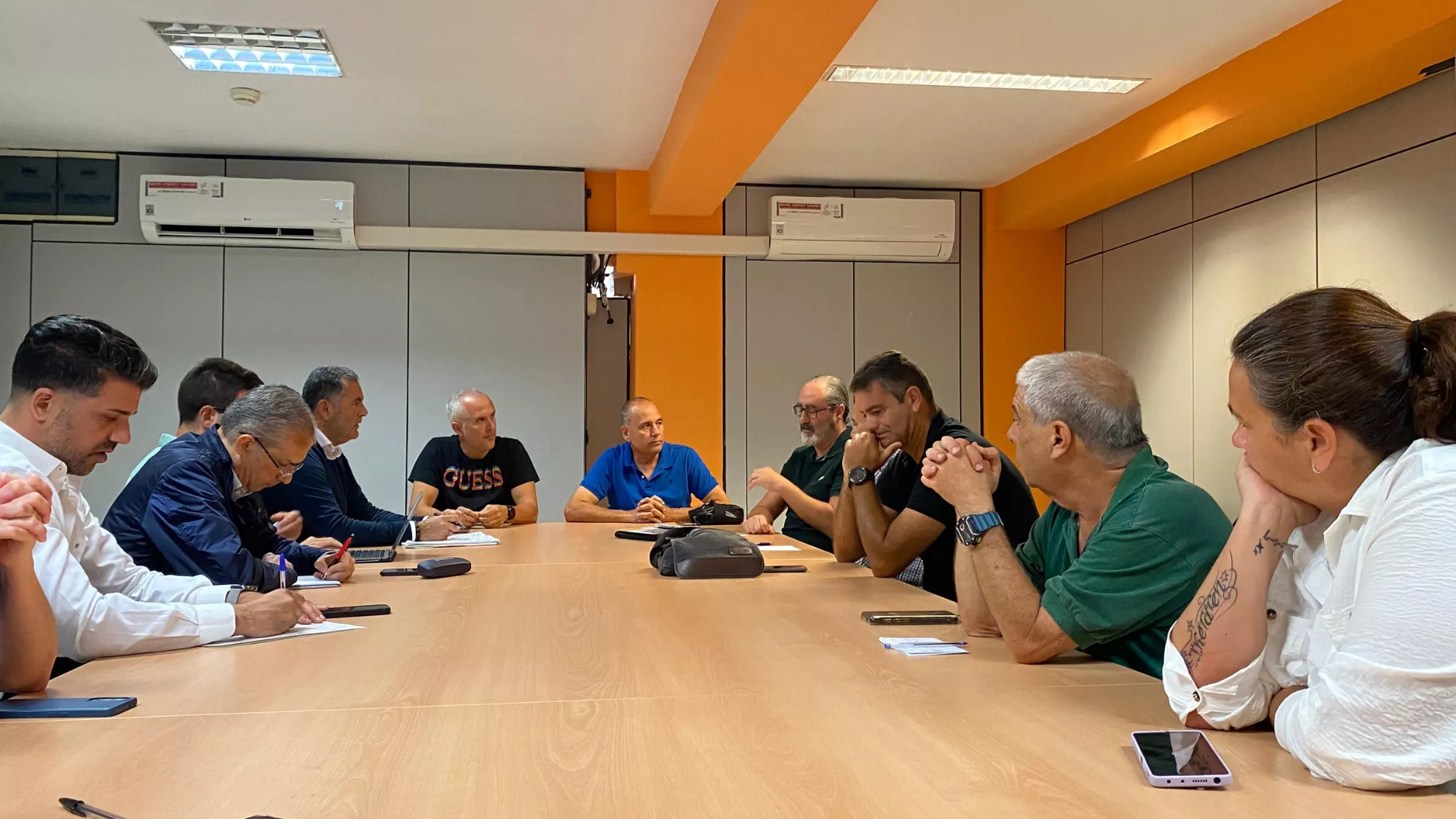 Reunión entre el Comité de Empresa y la oposición en el Ayuntamiento de Las Palmas de Gran Canaria / ATLÁNTICO HOY - IRENE CARTAYA