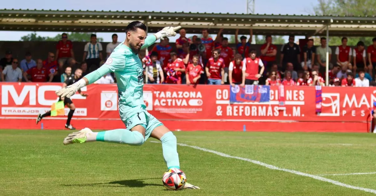 Salvi Carrasco durante un partido con el Tarazona la temporada pasada./ @Salvicarrasco_