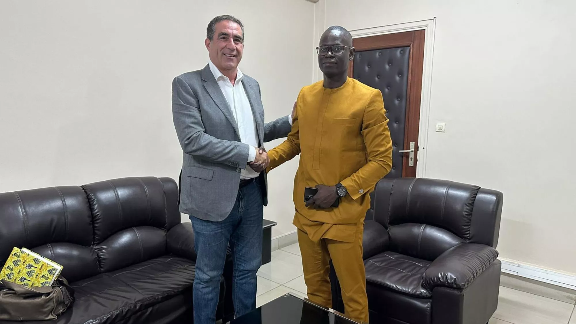 El viceconsejero Francis Candil y el comisario de Senegal Abdoulaye Toure / GOBIERNO DE CANARIAS