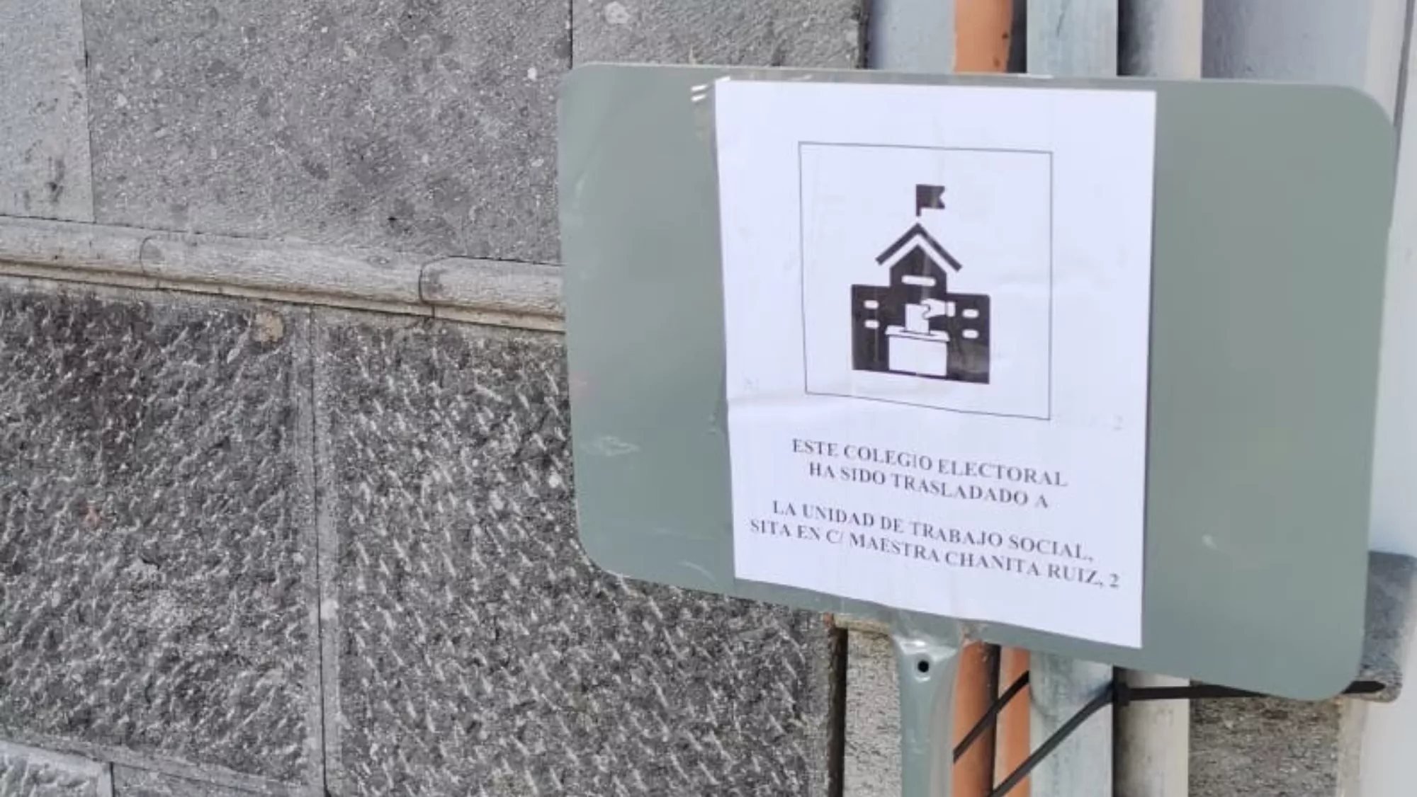 Cartel que avisa del cambio de ubicación / AYUNTAMIENTO DE TELDE