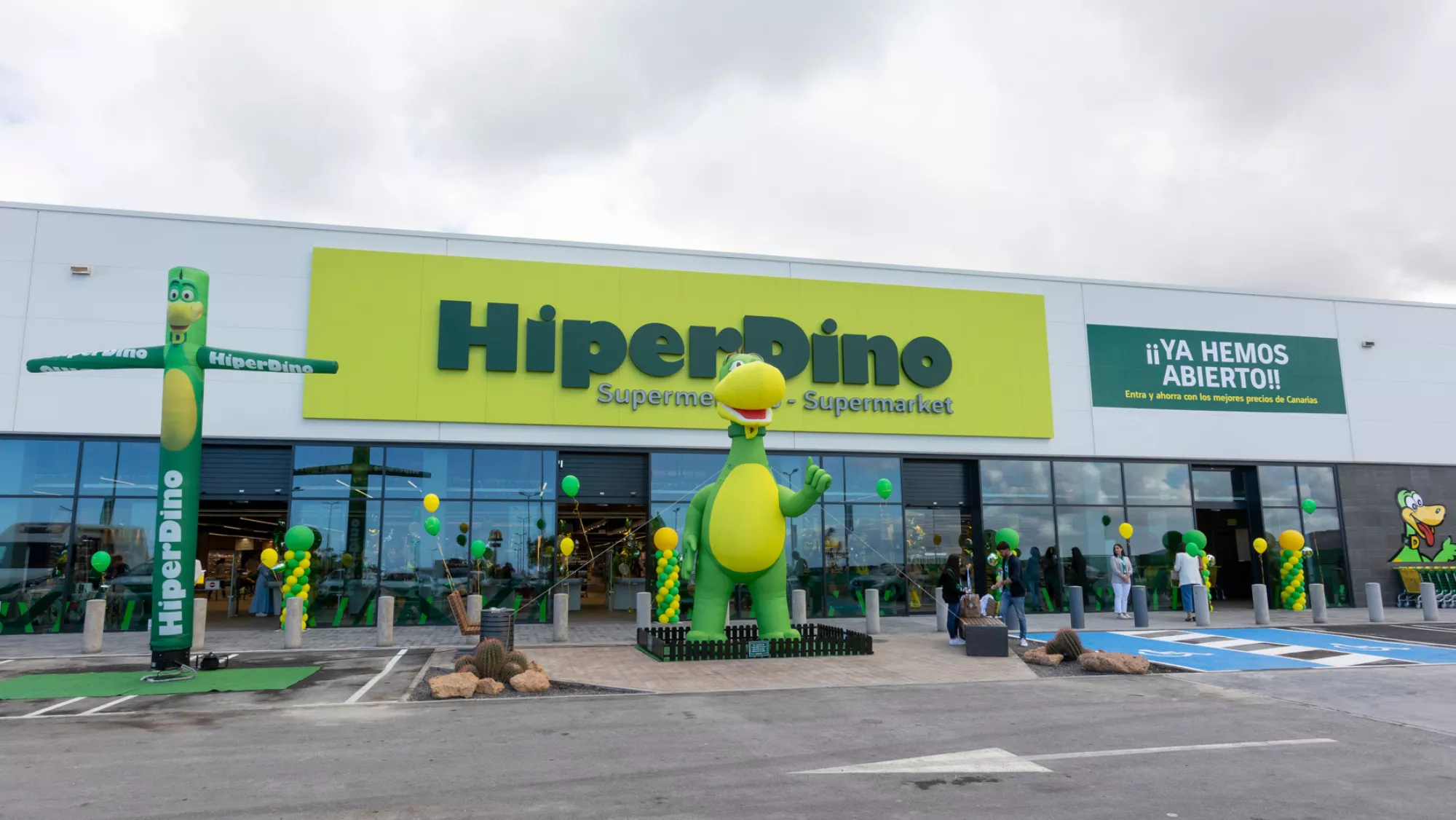Nuevo establecimiento en el parque empresarial Adeje Shopping / HIPERDINO