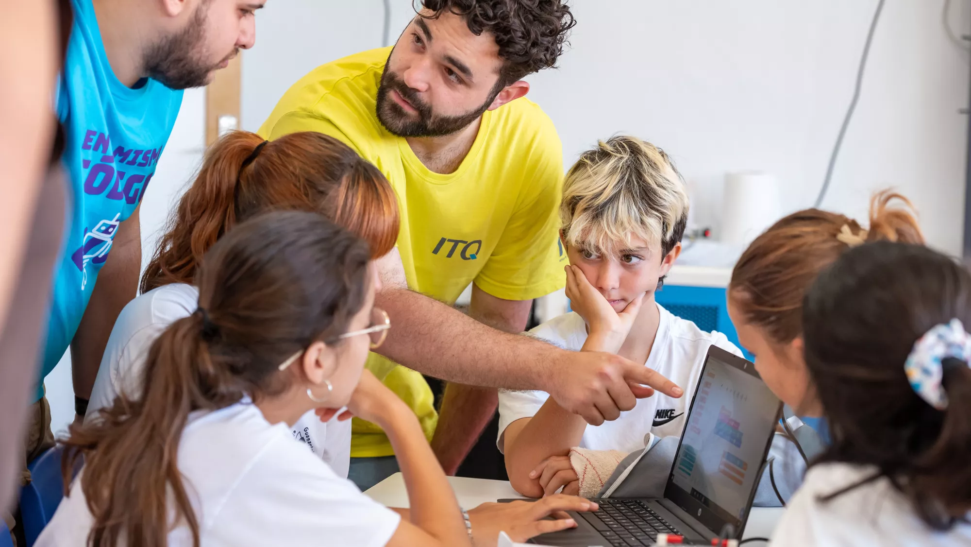 Momento del taller entre escolares del CEIP Fernando Guanarteme / FUNDACIÓN SERGIO ALONSO