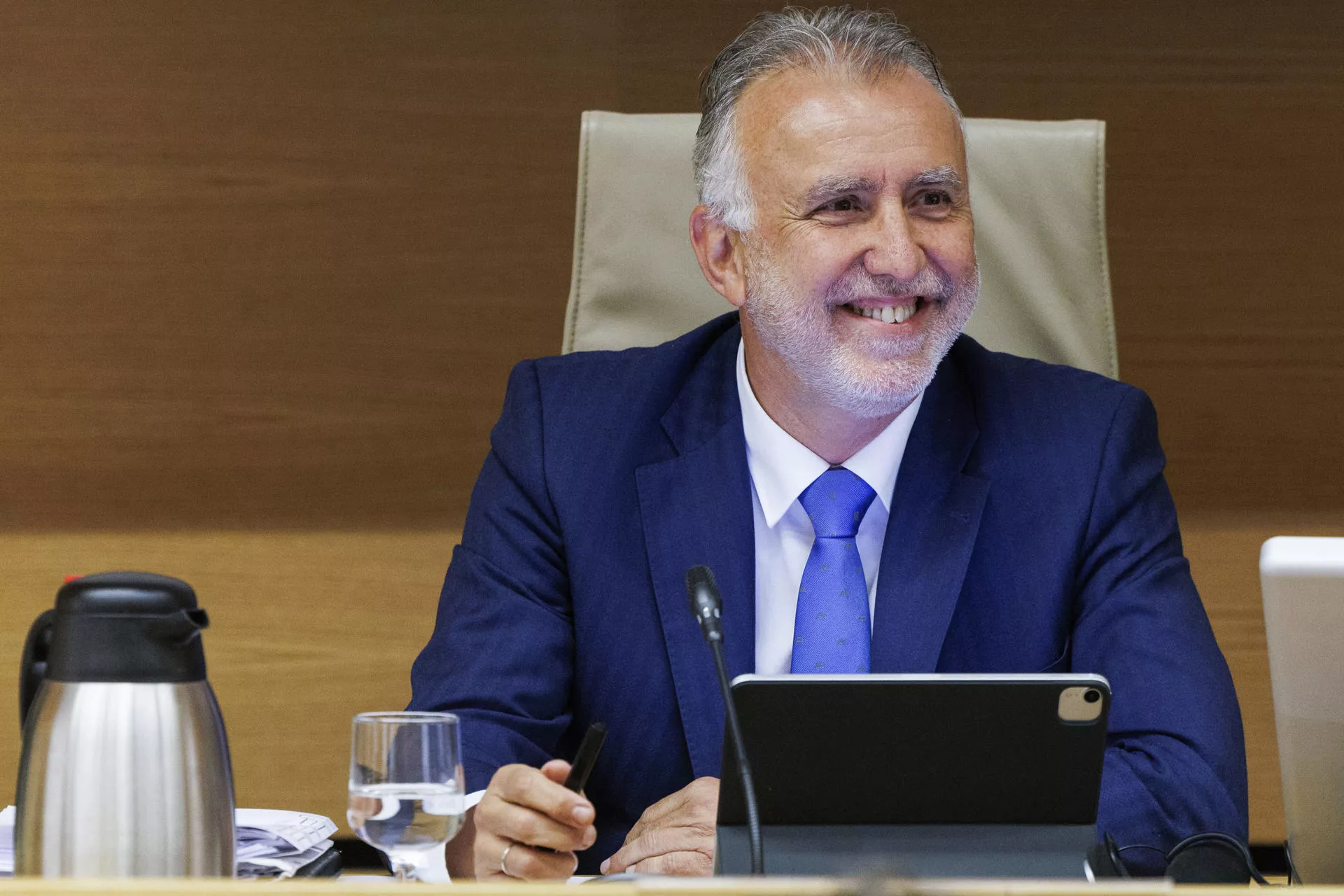 El ex presidente del Gobierno de Canarias y ministro de Política Territorial y Memoria Democrática, Ángel Víctor Torres. / EFE- SERGIO PÉREZ