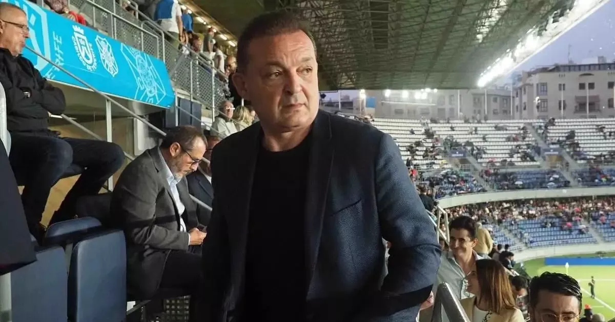 El máximo accionista del CD Tenerife, José Miguel Garrido, durante un partido en el Heliodoro Rodríguez López. / X