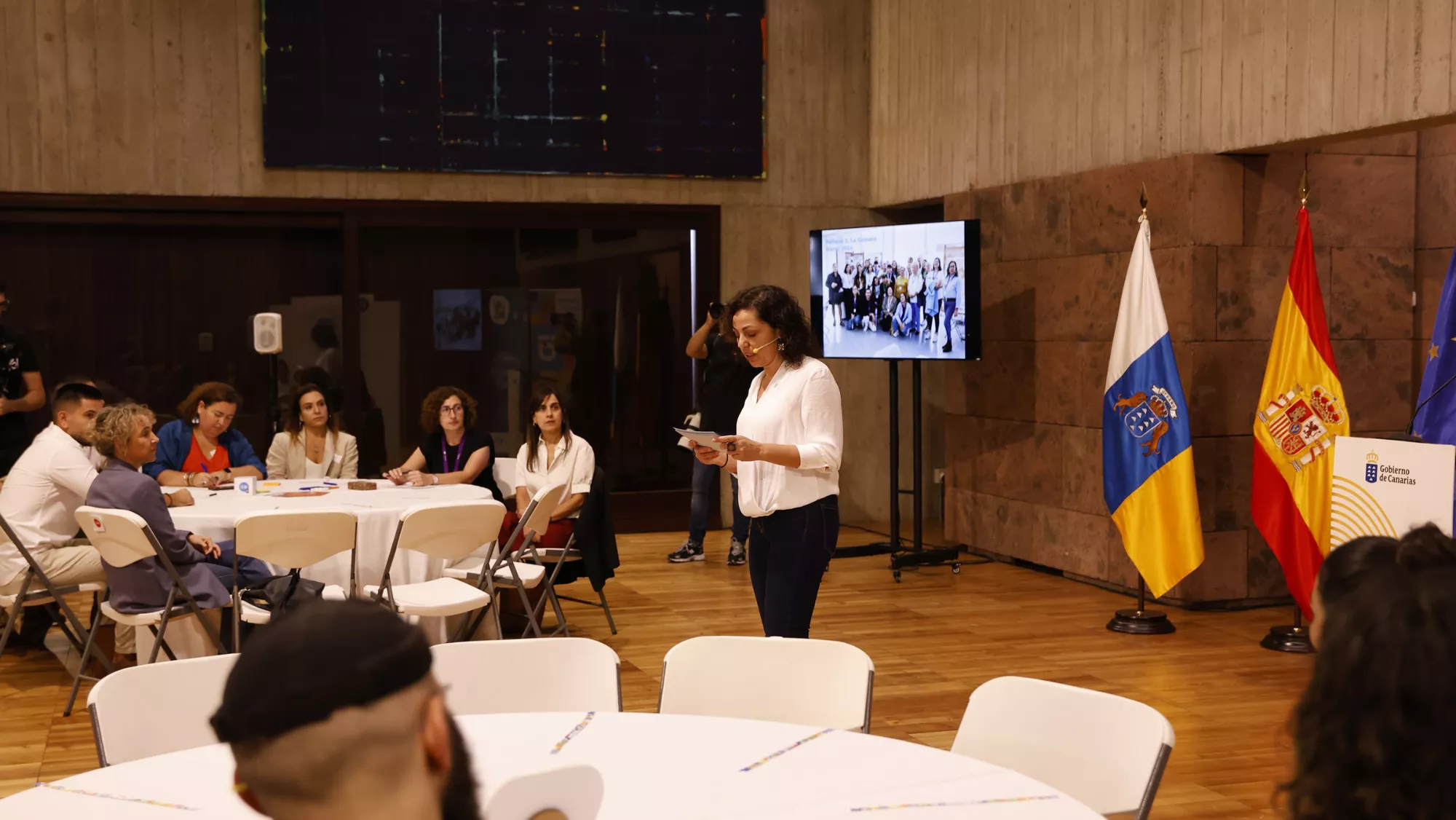 La directora del Laboratorio de Innovación Social de la Universidad de la Laguna, Mónica Dios, presenta  el proyecto 'Rebumbio para el cambio'./ ACFIPRESS