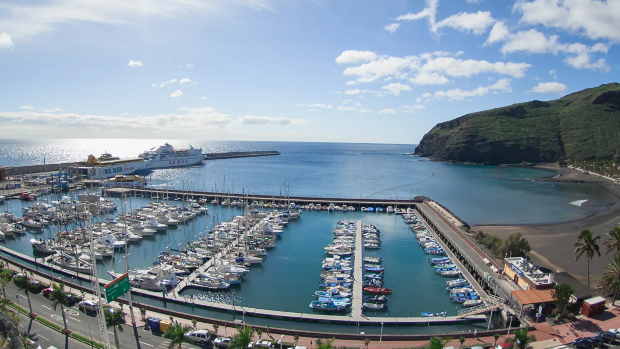 Puerto deportivo de San Sebastián de La Gomera./ MARINA LA GOMERA