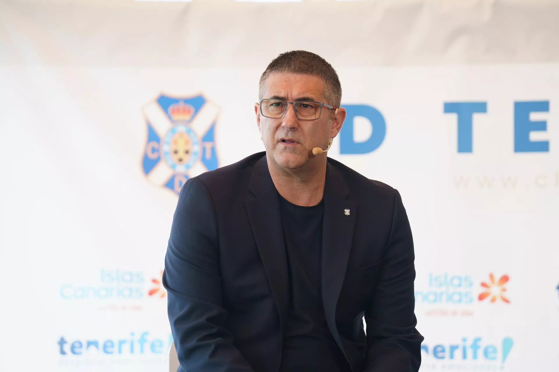 Mauro Pérez se pronunció a favor de la concentración que las peñas del Tenerife han convocado contra el modelo de gestión en el club./ EFE RAMÓN DE LA ROCHA. Mauro Pérez se pronunció a favor de la concentración que las peñas del Tenerife han convocado contra el modelo de gestión en el club./ EFE RAMÓN DE LA ROCHA.