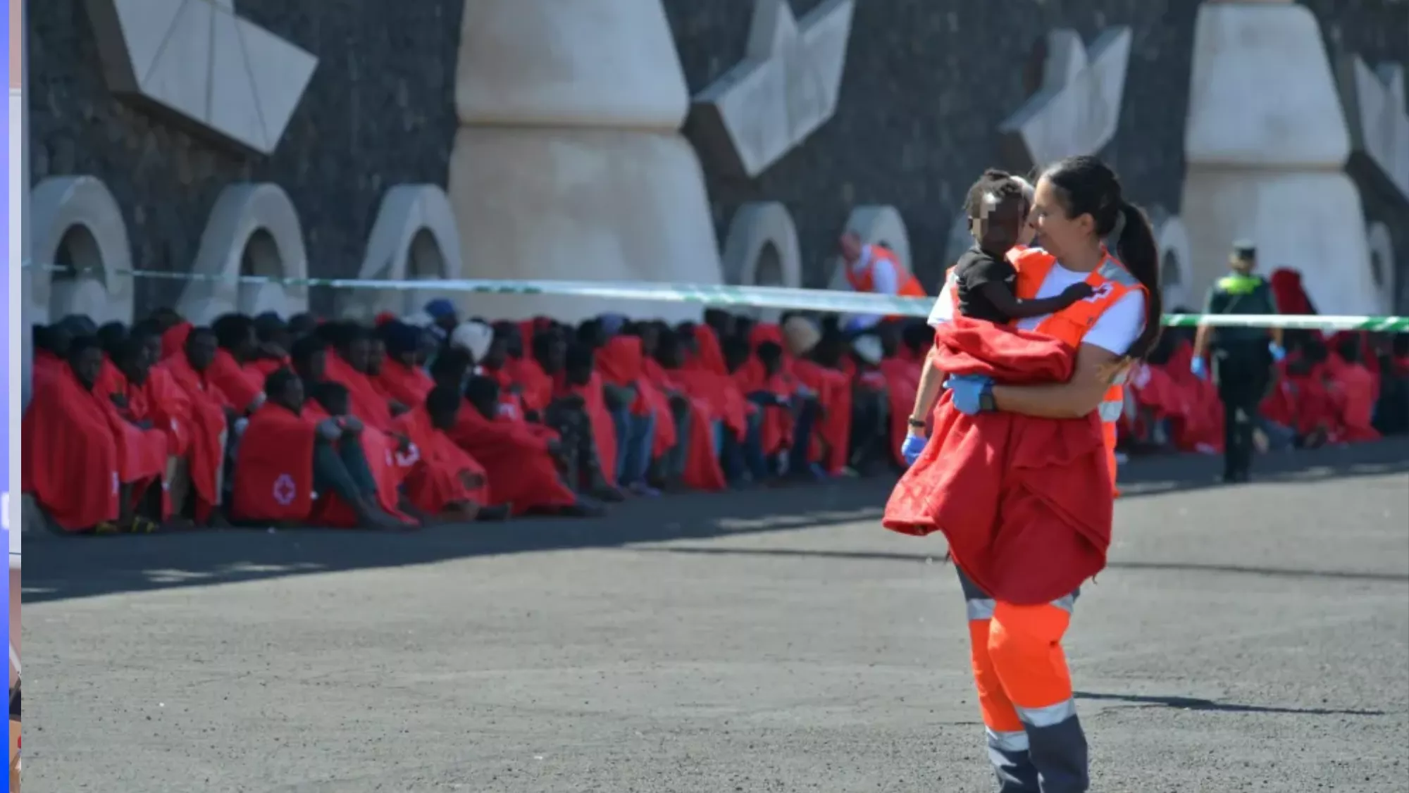 El Gobierno traslada esta semana a 27 menores solicitantes de asilo desde Canarias a la Península