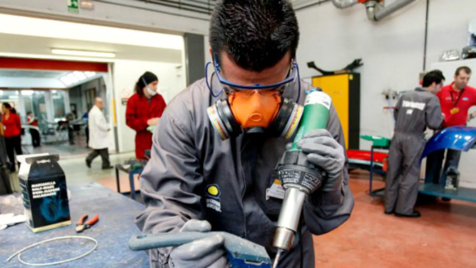 Imagen de un alumno en un curso Formación Profesional (FP). / EFE