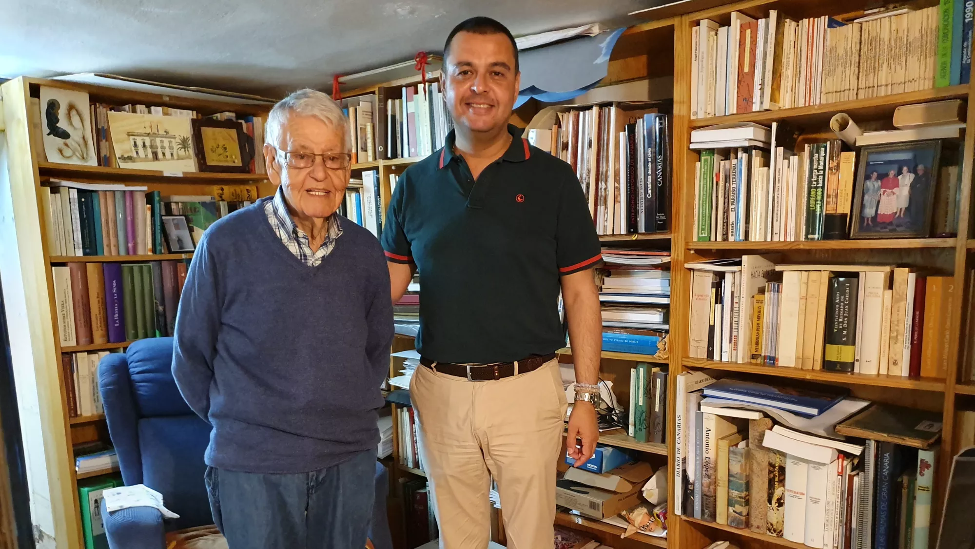 El alcalde Pedro Rodríguez junto a Pedro González Sosa / AYUNTAMIENTO DE SANTA MARÍA DE GUÍA
