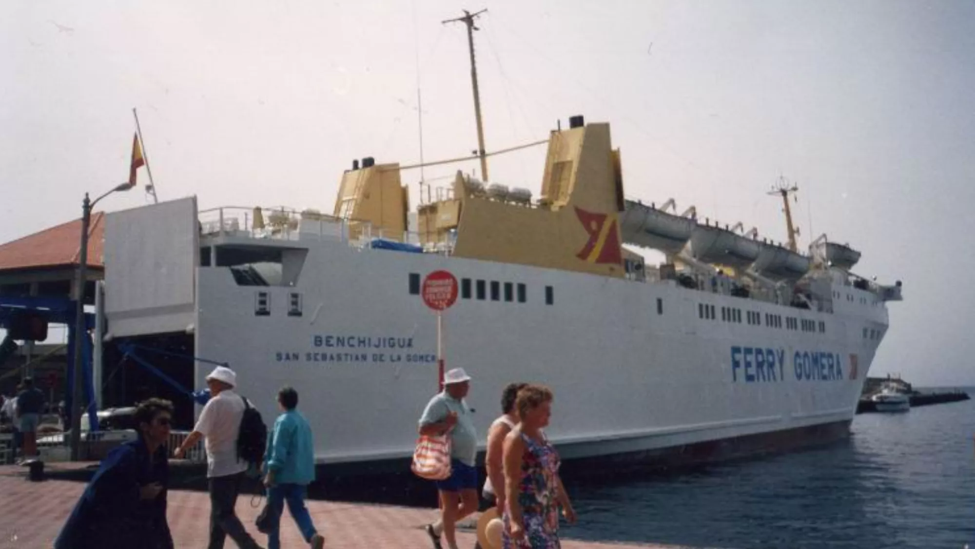 Foto antigua del ferry a La Gomera / FRED OLSEN