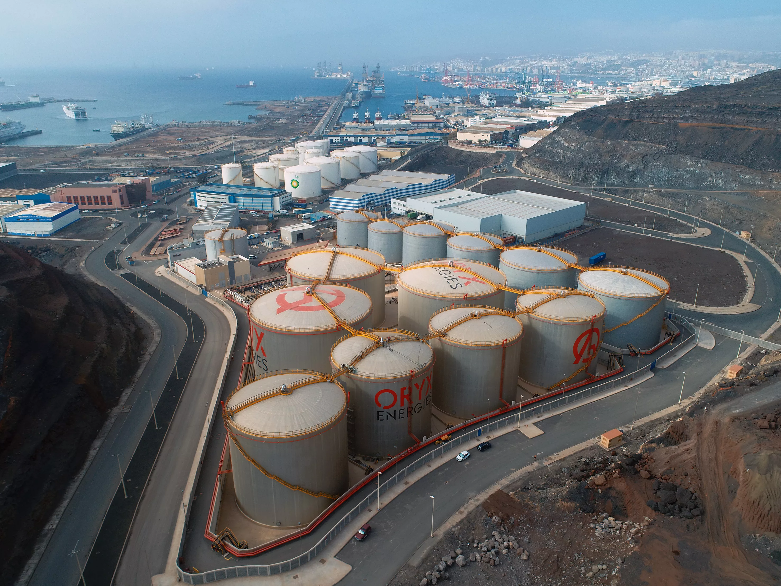 Vista de empresas de suministro de combustible Puerto de Las Palmas / CEDIDA