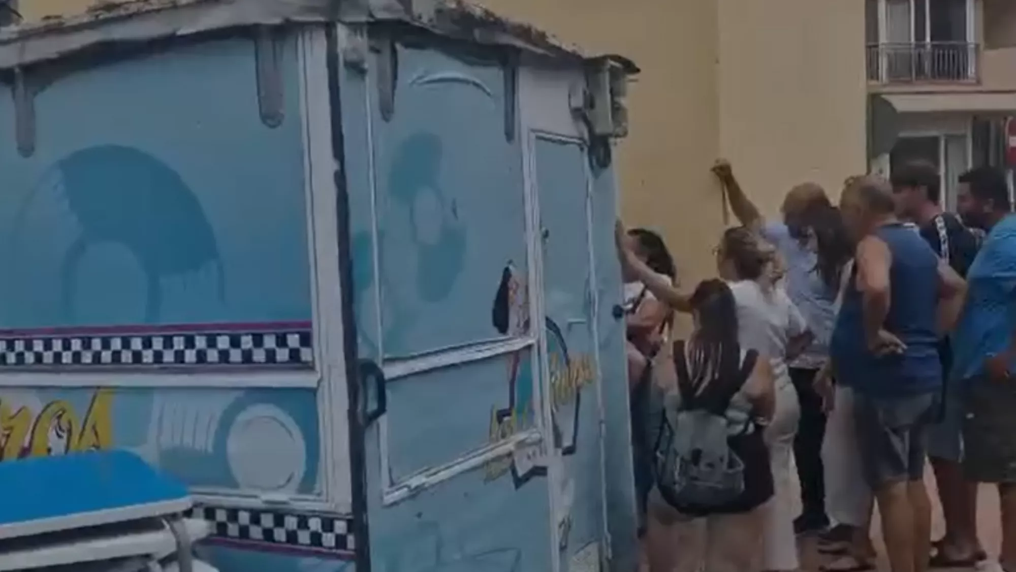 Momentos tras el anuncio de la suspensión de las fiestas de El Fraile, en Tenerife. / CEDIDA