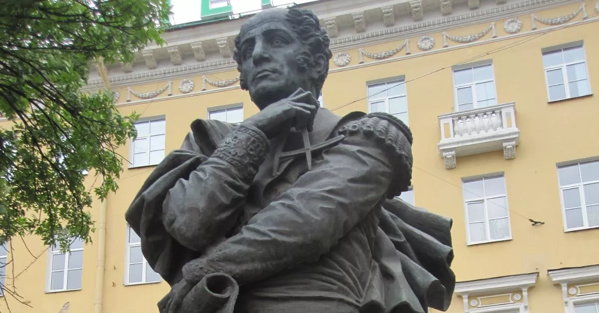 Estatua de Agustín de Betancourt en San Petersburgo, ciudad en la que descansan los restos del genio canario, que también cuenta con un busto en su Puerto de la Cruz natal./ AH.