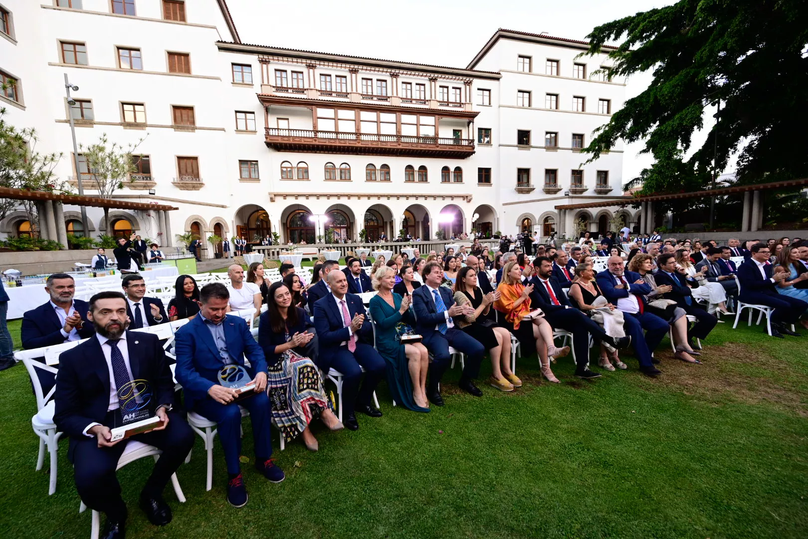 El Iberostar Heritage Grand Mencey albergó los Premios a las Mejores Iniciativas Empresariales 2024. / TONY HERNÁNDEZ-ATLÁNTICOHOY