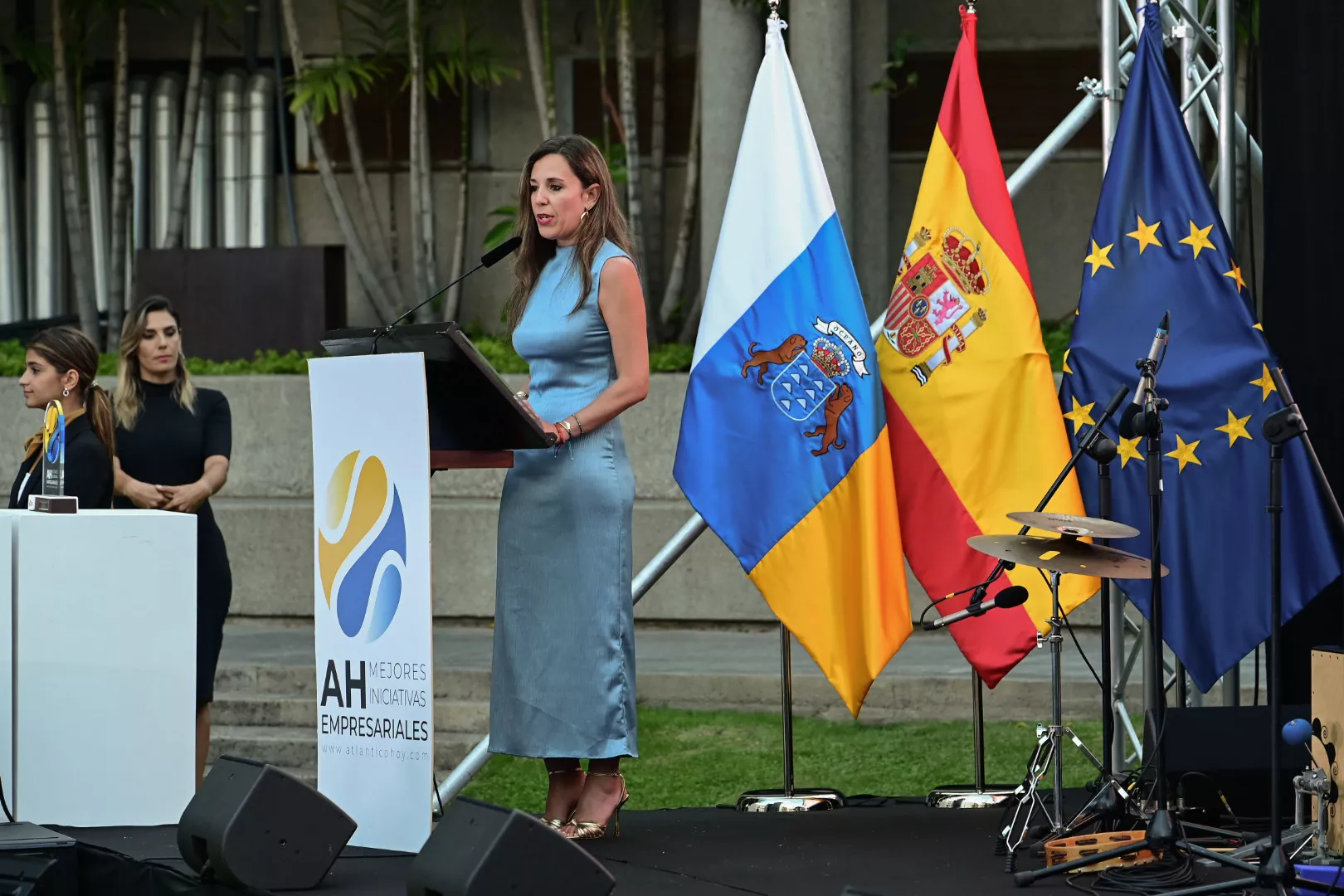 La consejera de Turismo y Empleo del Gobierno de Canarias, Jessica de León, durante su intervención en la gala. / TONY HERNÁNDEZ-ATLÁNTICOHOY