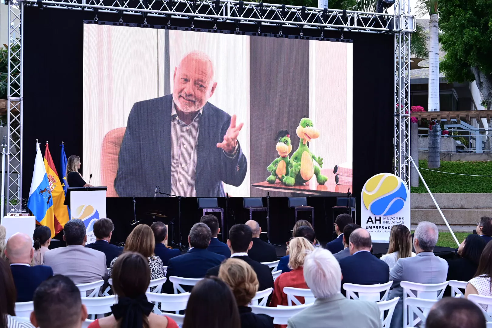 Javier Puga, consejero delegado de Dinosol, envió un vídeo de agradecimiento. / TONY HERNÁNDEZ-ATLÁNTICOHOY