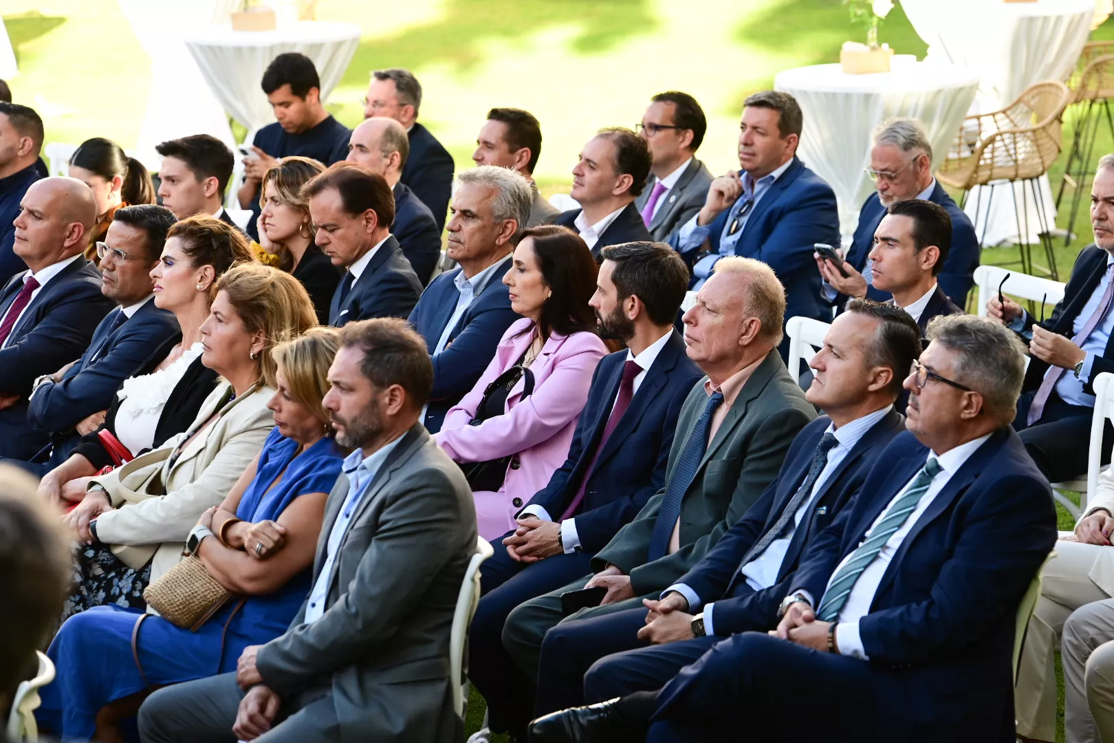 Un nutrido grupo de empresarios de la isla disfrutan de los premios. / TONY HERNÁNDEZ-ATLÁNTICOHOY