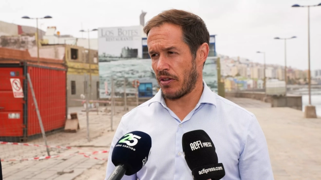 Mariano Hernández Zapata visita el paseo marítimo de San Cristóbal / ACFIPRESS Mariano Hernández Zapata visita el paseo marítimo de San Cristóbal / ACFIPRESS