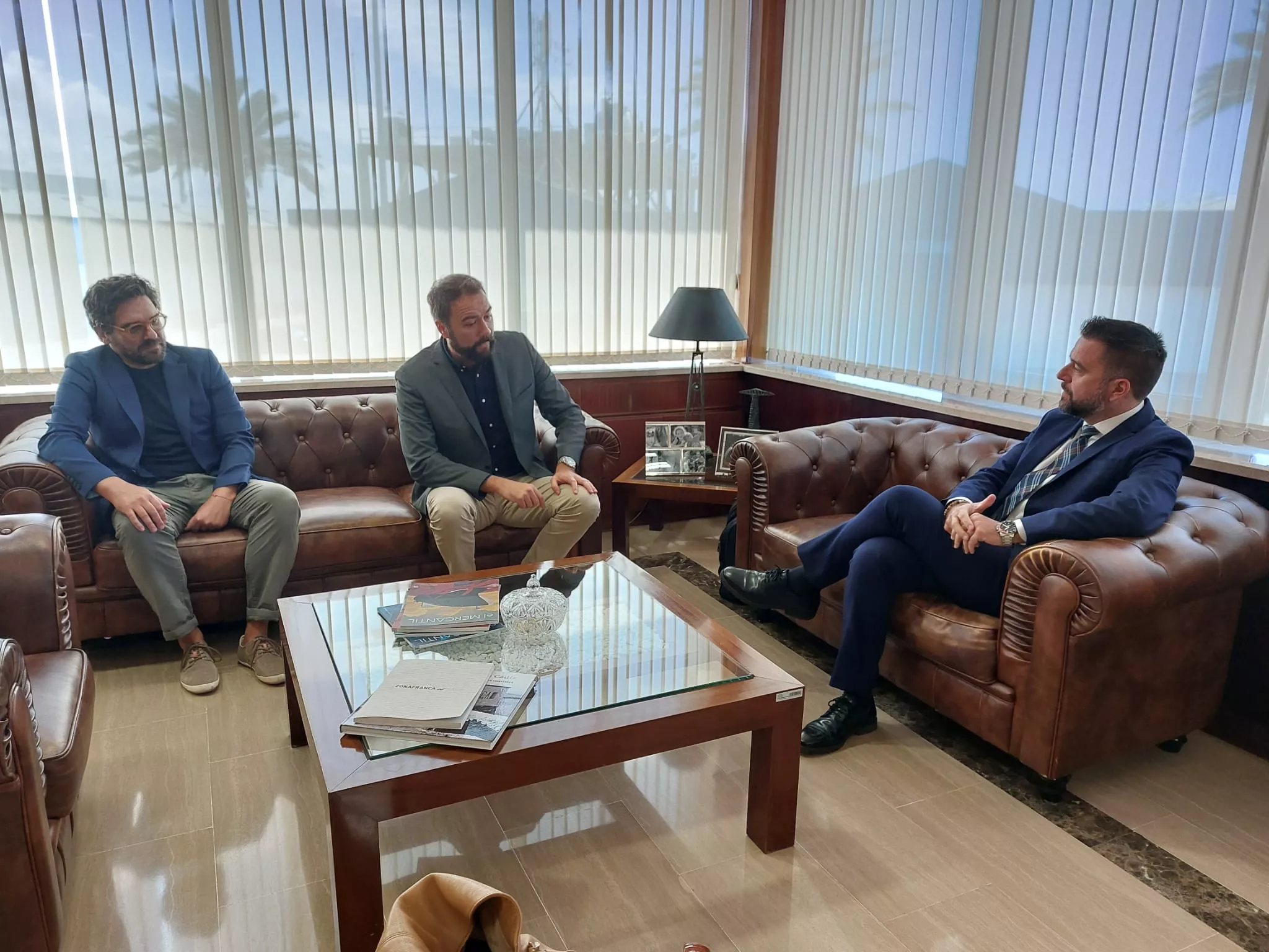 elegados de las zonas francas de Gran Canaria, Gabriel Corujo, y Tenerife, Manuel Martínez Álvarez, junto al delegado del Estado en el Consorcio gaditano, Fran González / CEDIDA