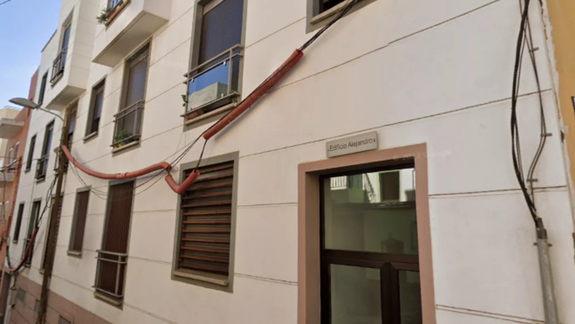 Edificio Alejandro en Santa Cruz de Tenerife. / GOOGLE