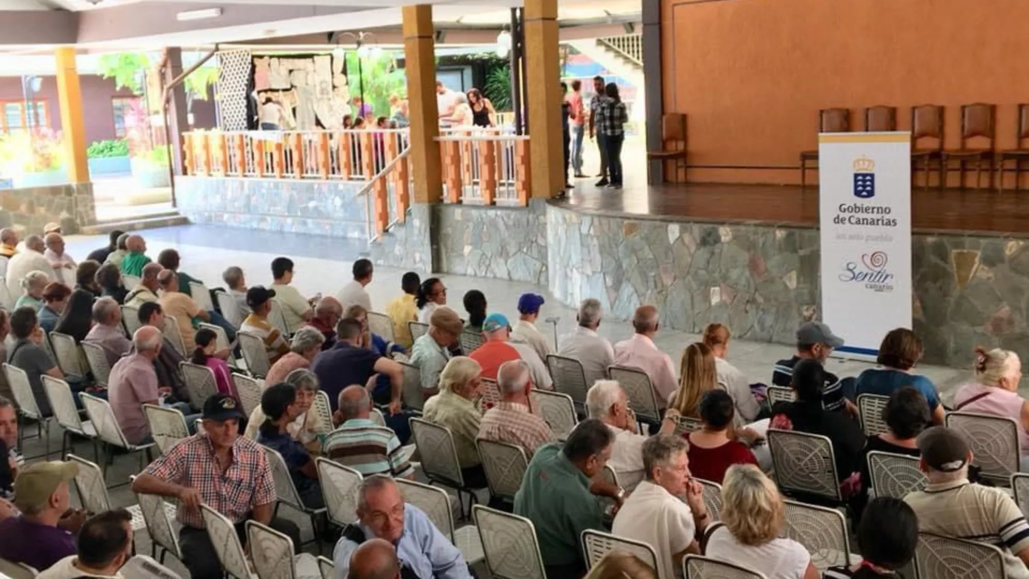 Canarios en Venezuela receptores de las ayudas del Gobierno de Canarias./ CEDIDA