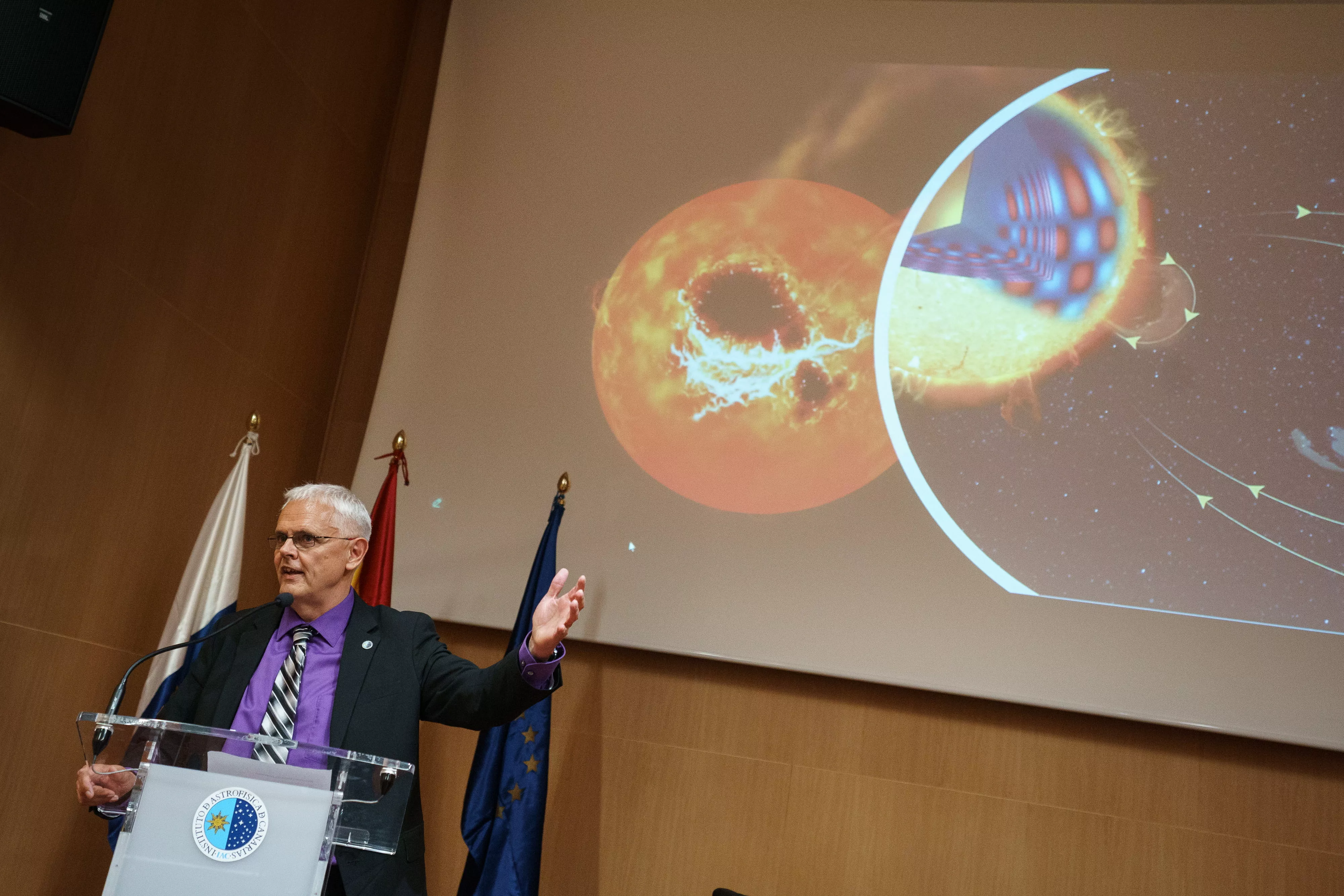 El astrónomo Valentín Martínez Pillet ha tomado posesión este lunes como director del Instituto de Astrofísica de Canarias. / EFE