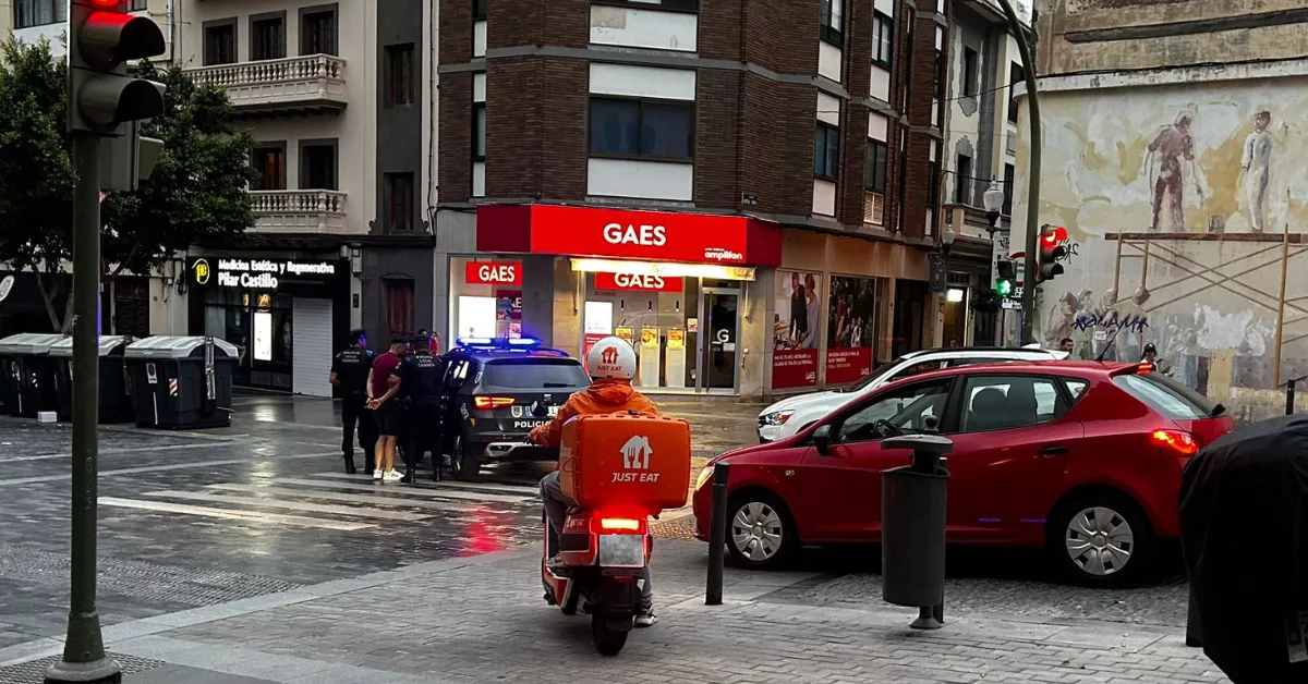 Imagen del momento de la detención en la calle San Bernardo / ATLÁNTICO HOY