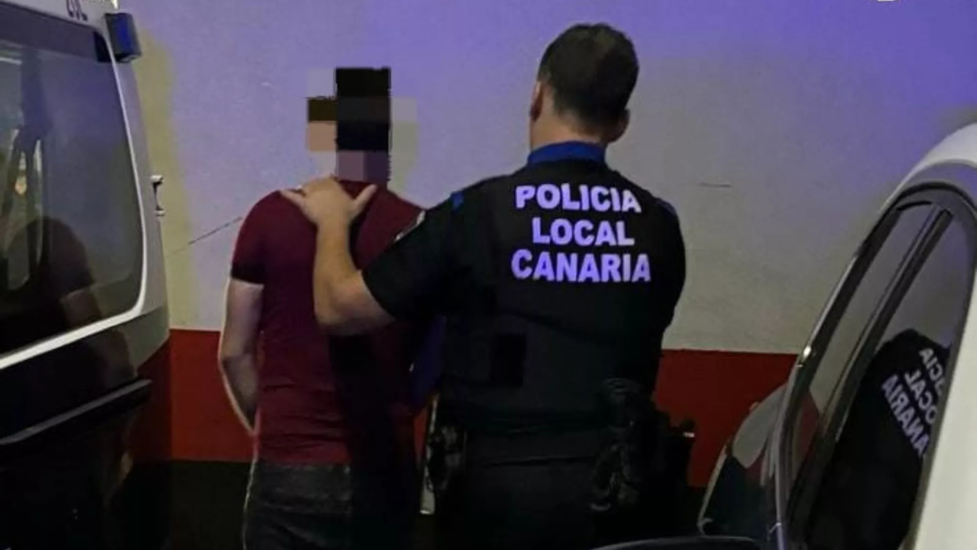 Imagen de archivo de una detención efectuada por la Policía Local de Las Palmas de Gran Canaria. / AH
