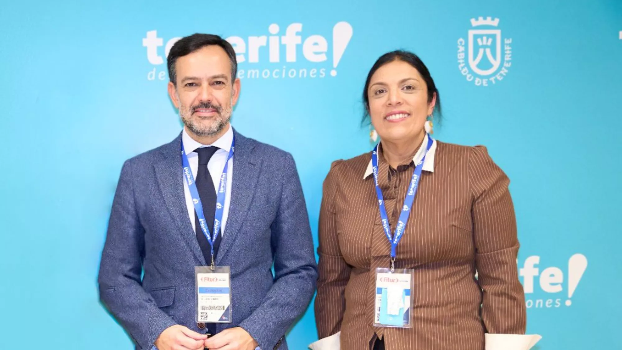 El vicepresidente y consejero de Turismo, Lope Afonso, y la consejera delegada de Turismo de Tenerife, Dimple Melwani./ CEDIDA