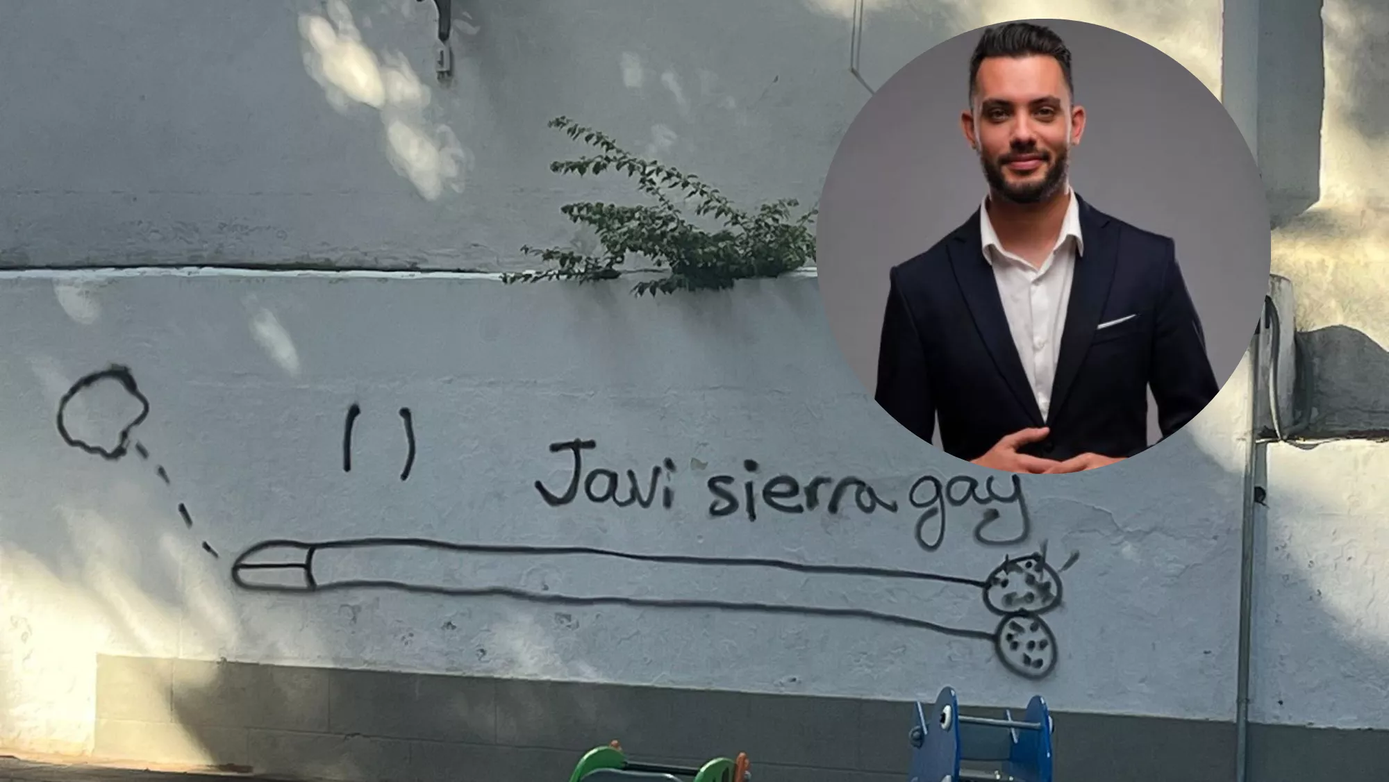 El alcalde de Icod de los Vinos, Javier Sierra, y una de las pintadas homófobas que ha recibido./ MONTAJE AH