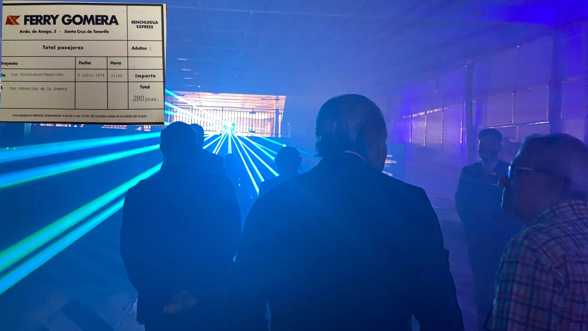 Túnel del tiempo y billete de Fred Olsen de 1974. / ATLÁNTICO HOY - ALBA MARICHAL