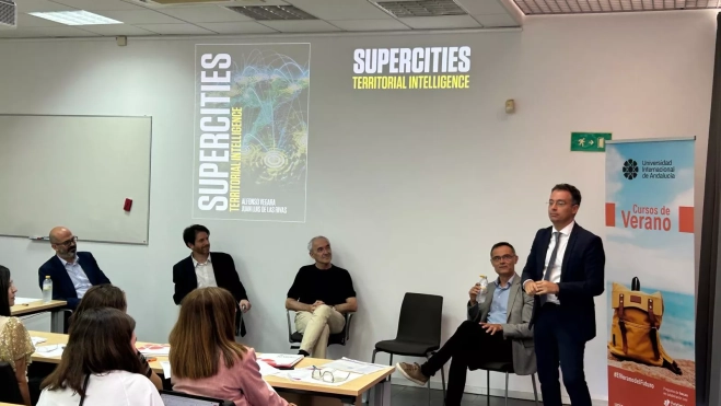 Carlos Tarife en el encuentro de verano “El papel de las fundaciones en una sociedad de transformación”./ CEDIDA