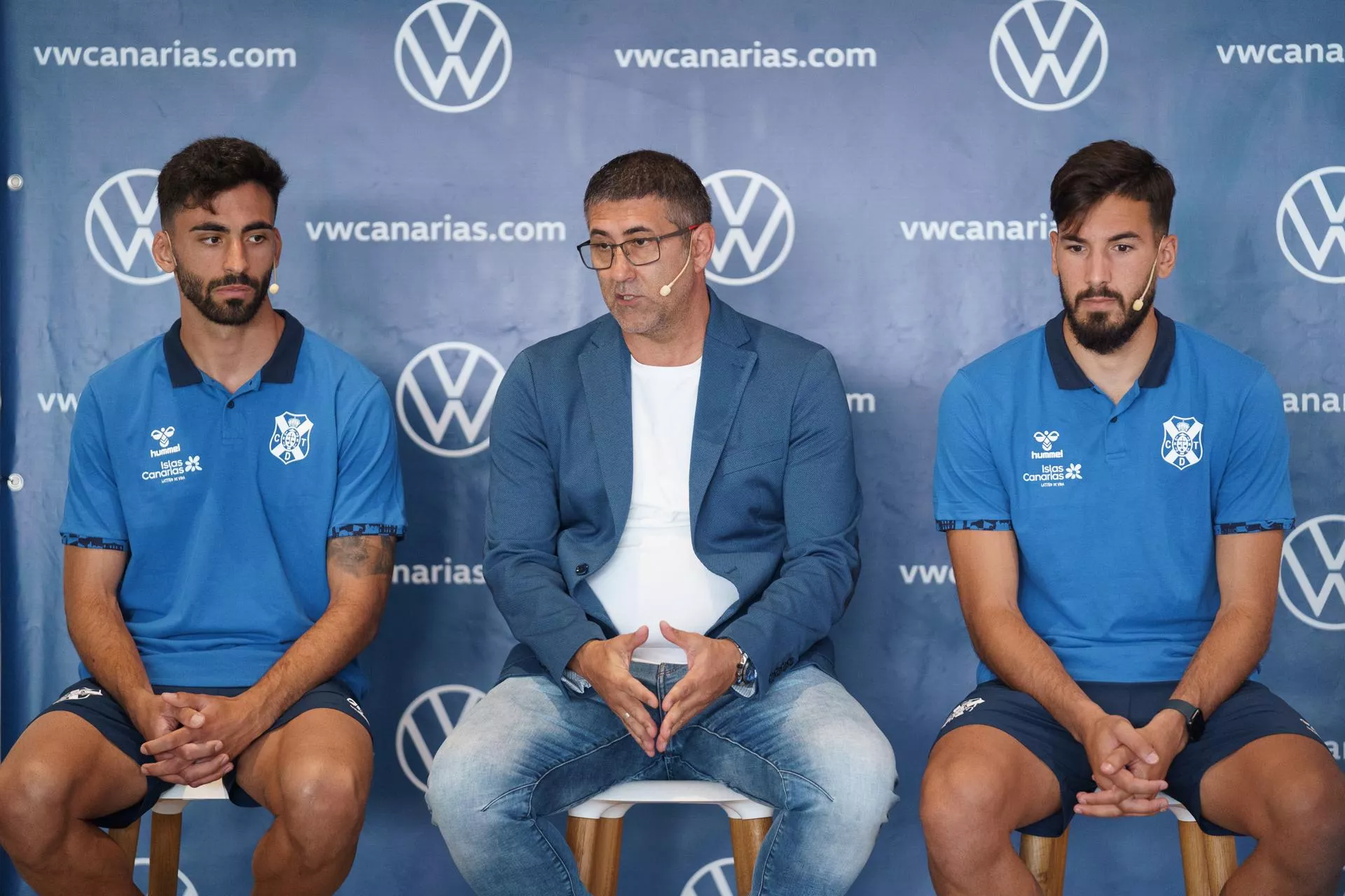 Mauro Pérez analizó la actualidad del mercado de fichajes en la presentación de Juande Rivas y Salvi Carrasco./ EFE.