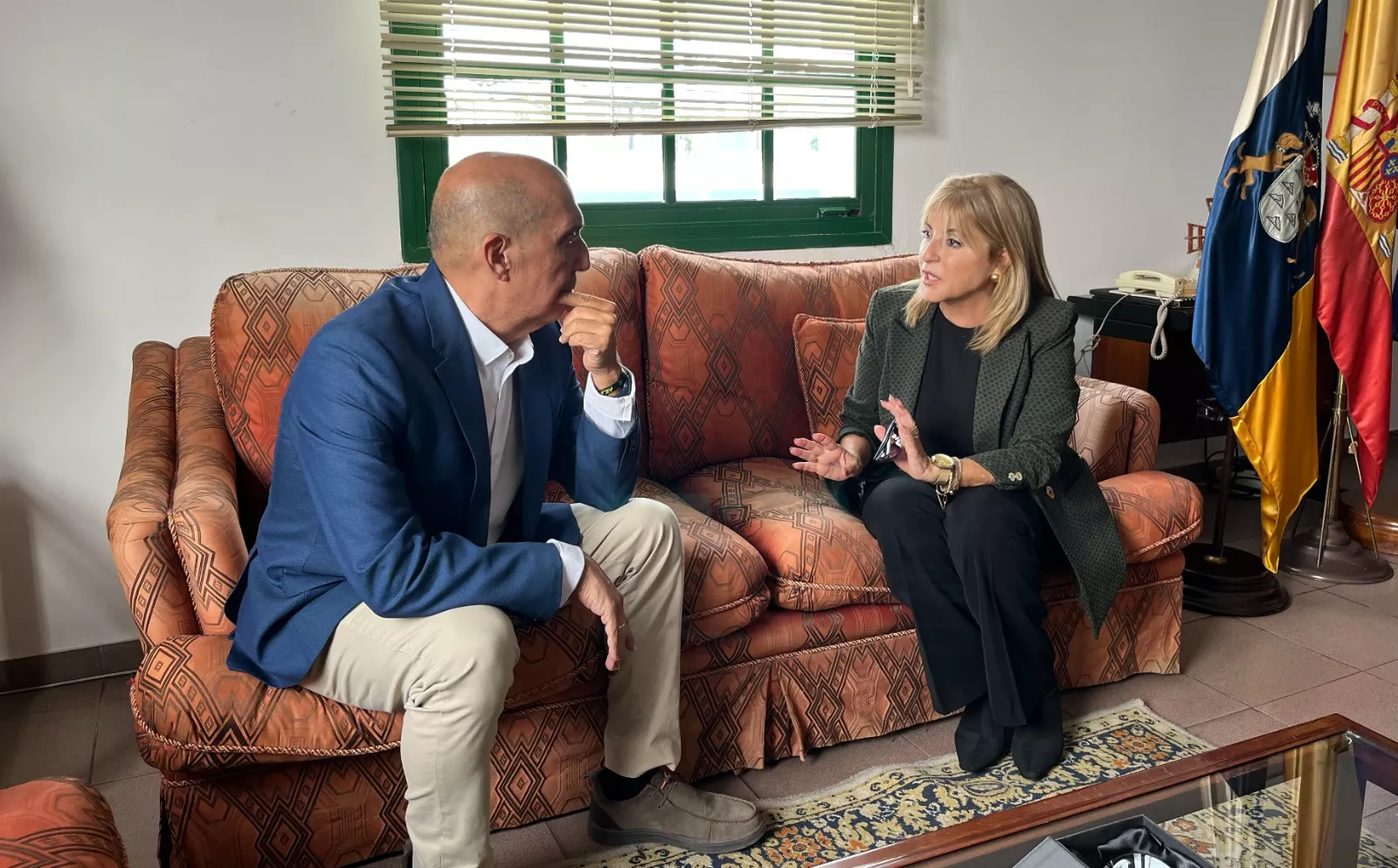 La presidenta de la Confederación Empresarial de Lanzarote (CEL), Beatriz Salazar, y el director insular de la Administración del Estado, Pedro Viera./